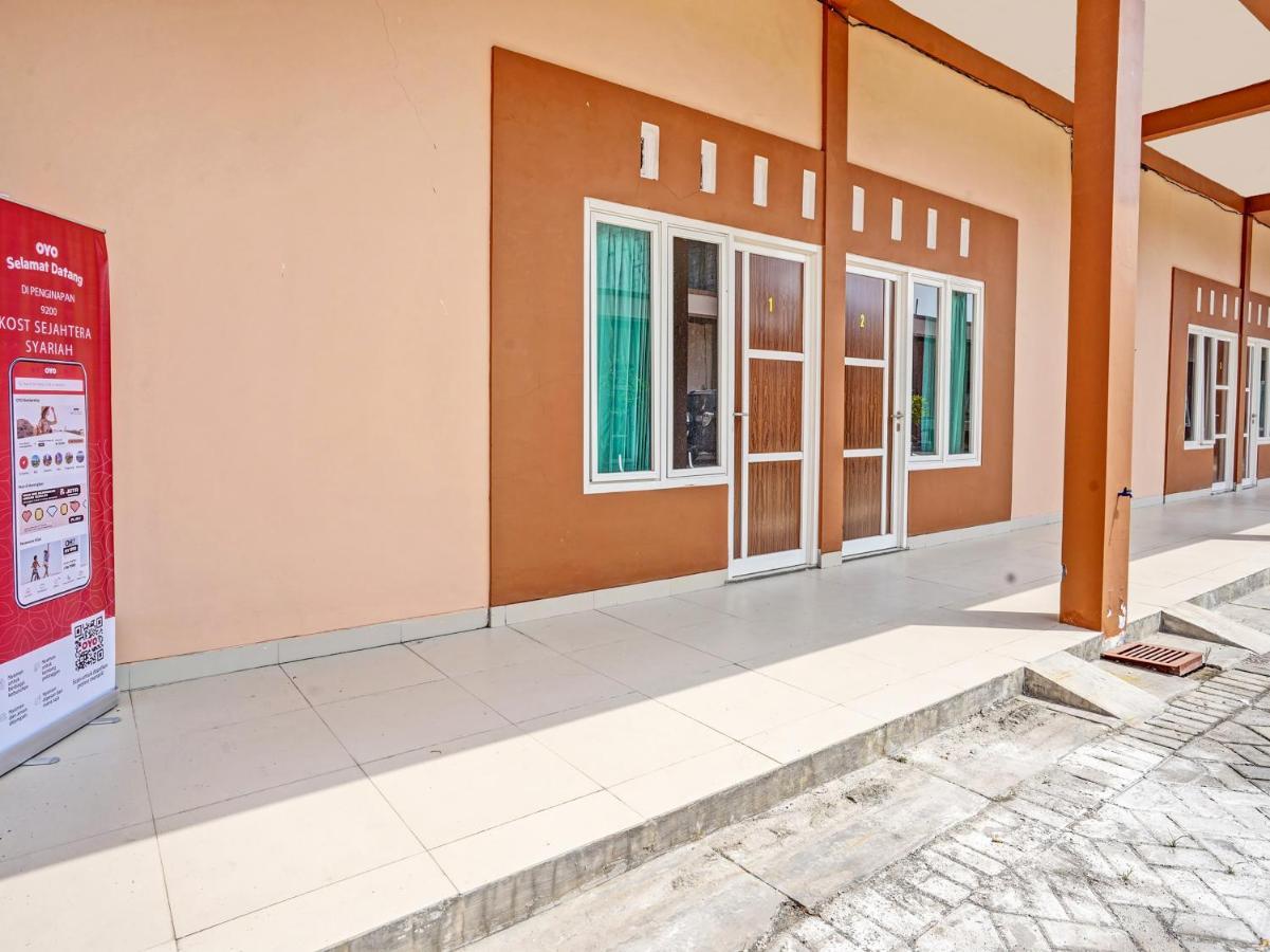 Oyo 92006 Kost Sejahtera Syariah Hotel Sidoarjo Ngoại thất bức ảnh