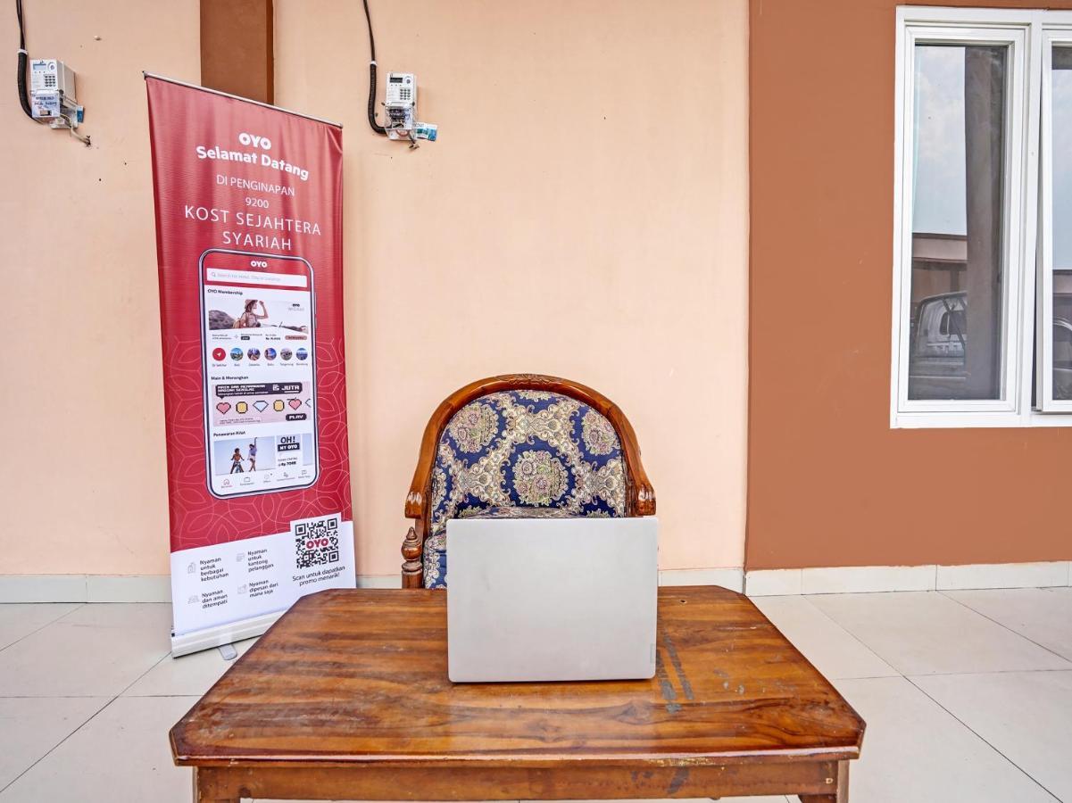 Oyo 92006 Kost Sejahtera Syariah Hotel Sidoarjo Ngoại thất bức ảnh