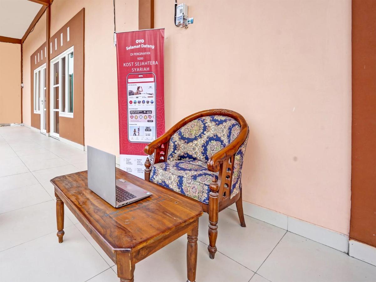 Oyo 92006 Kost Sejahtera Syariah Hotel Sidoarjo Ngoại thất bức ảnh