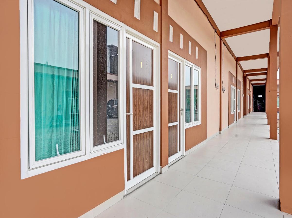 Oyo 92006 Kost Sejahtera Syariah Hotel Sidoarjo Ngoại thất bức ảnh